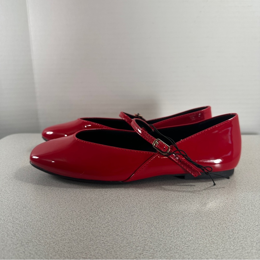 Pop Womens Red Faux Patent Leather Round Toe‎ Mary Jane Shoes - Picture 2 of 6